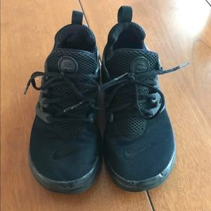 ISO BOYS NIKE PRESTO 2y